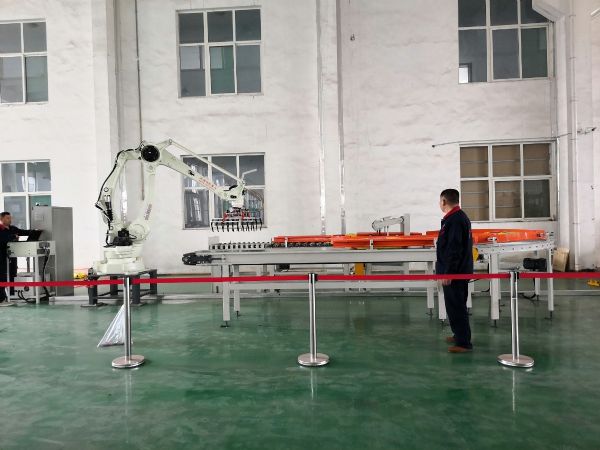 全自动码垛机--企业生产线上的“贴心棉袄”