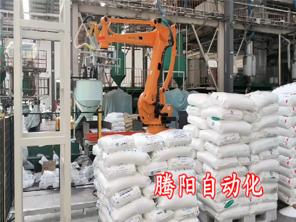解放双手，智控未来——拆包投料上料机器人，效率倍增的选择