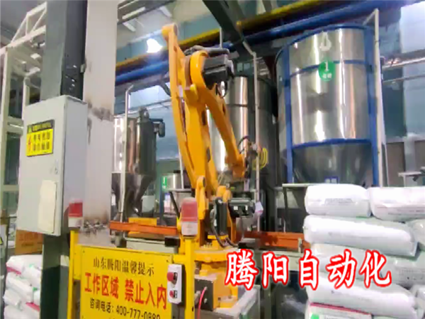 拆包投料新选择，拆包投料机器人让生产效率更上一层楼