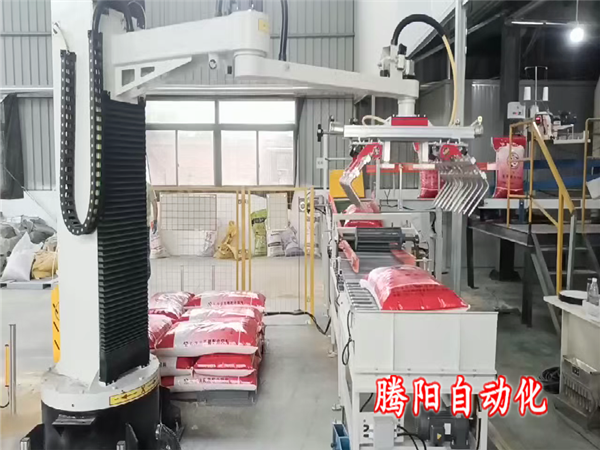 饲料立柱码垛机轻松实现堆垛自动化