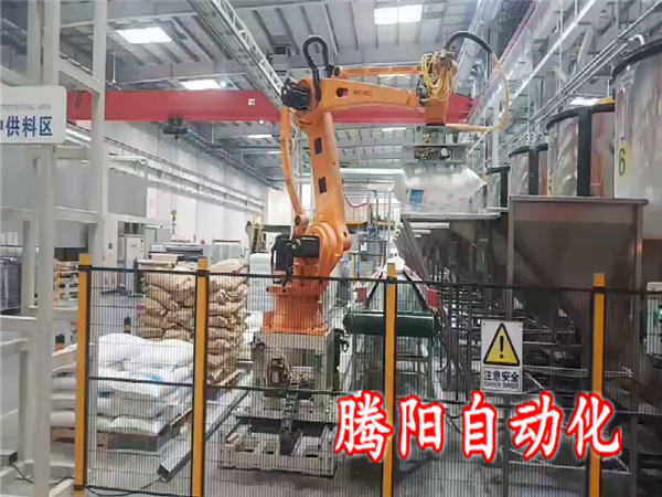 聚乙烯颗粒拆包投料机器人化工生产的“高校洁净帮手”   